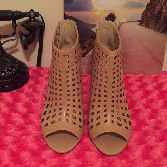 Charles By Charles David Open Toe Bootie - Picture 3 of 7